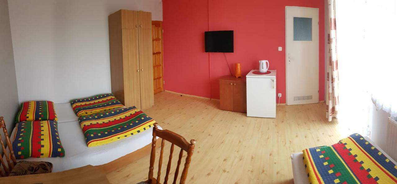 Pokoje Goscinne U Laury Rewal Zimmer foto